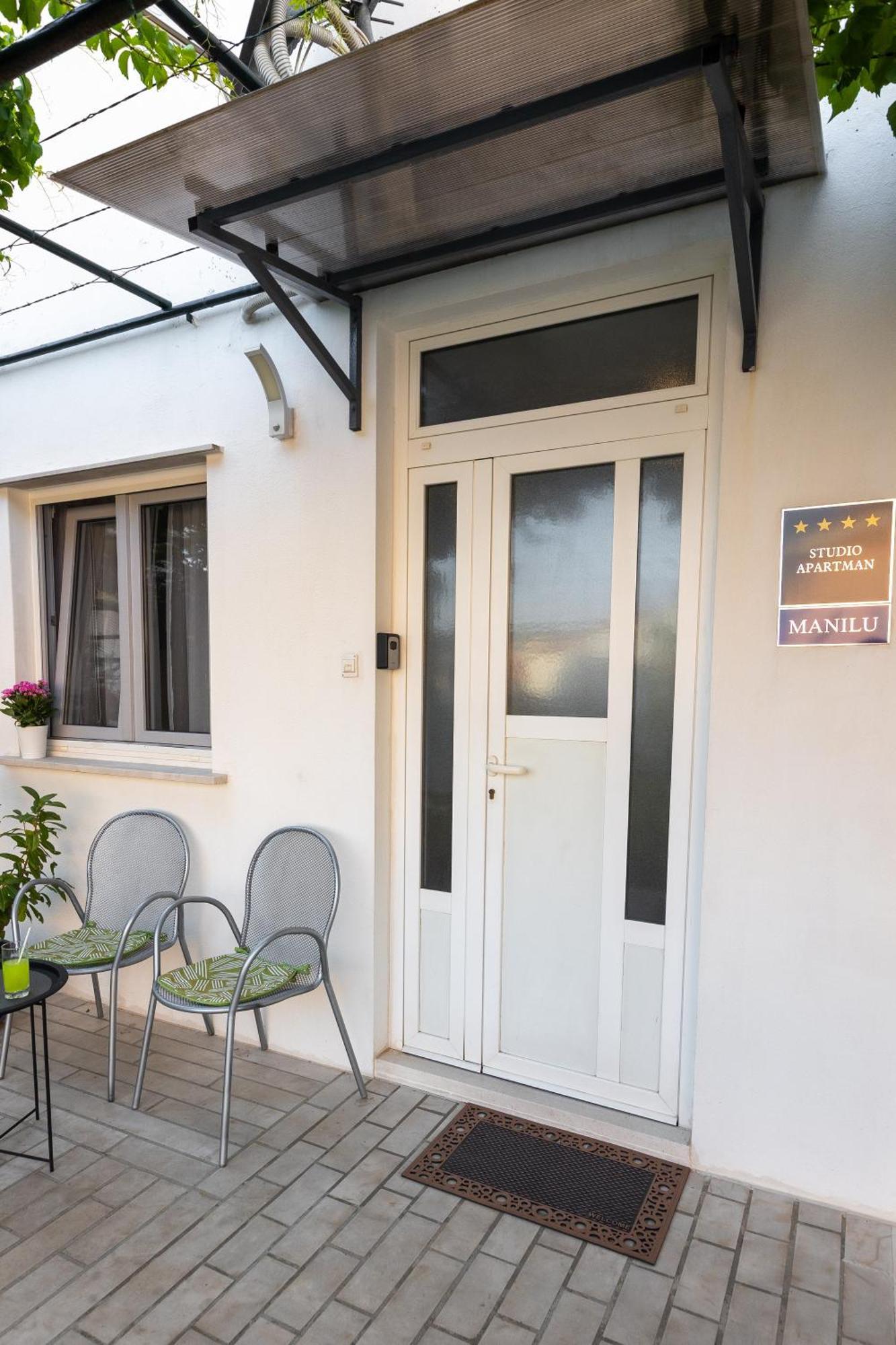 Apartment Manilu *